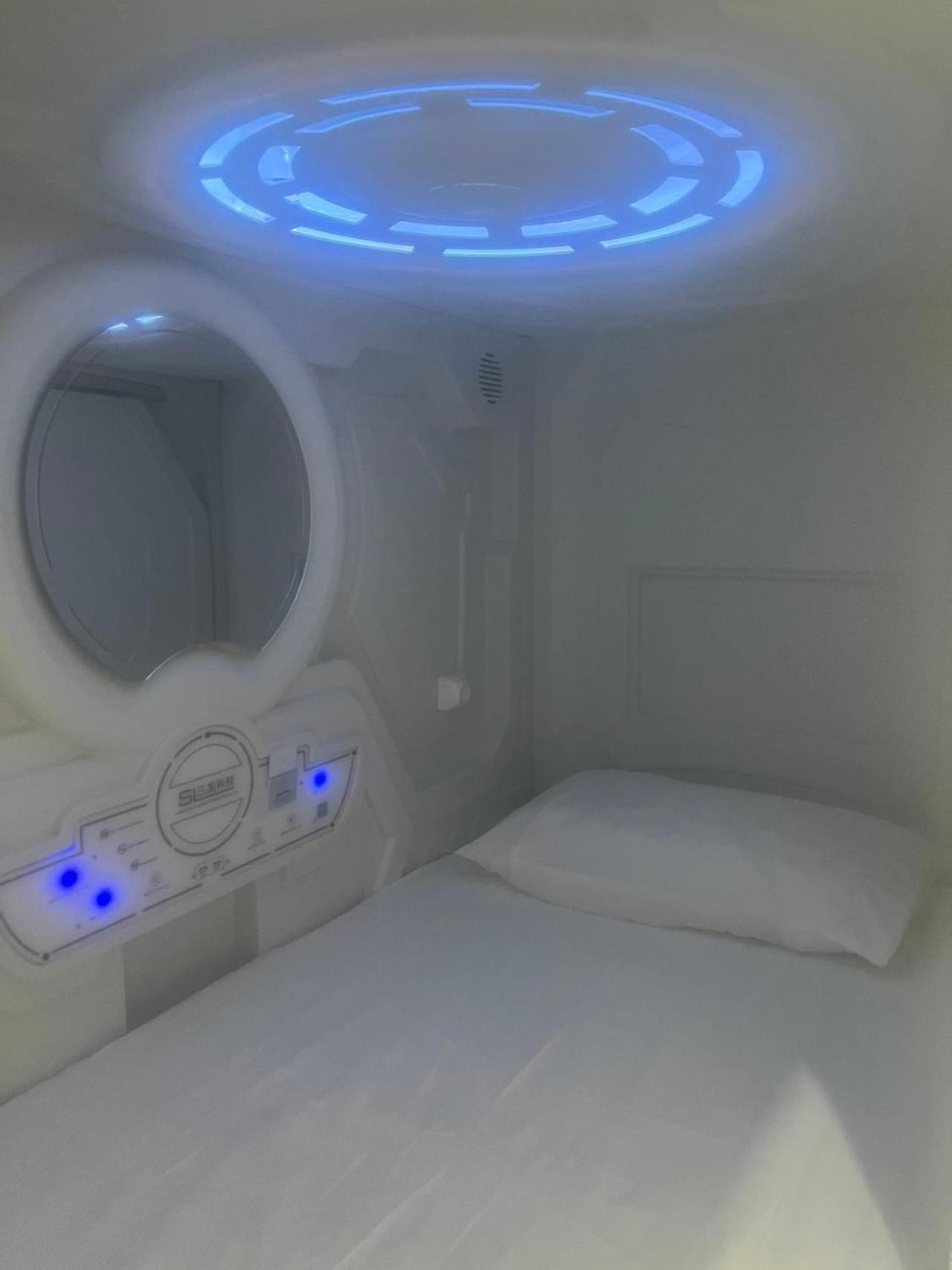Air Hostel Capsules Airport Gava Exterior photo